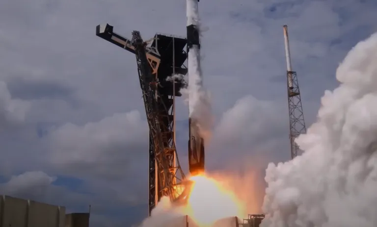 前瑞波創辦人 McCaleb 套現 10 億鎂 XRP，與馬斯克 SpaceX 合作開拓太空戰場