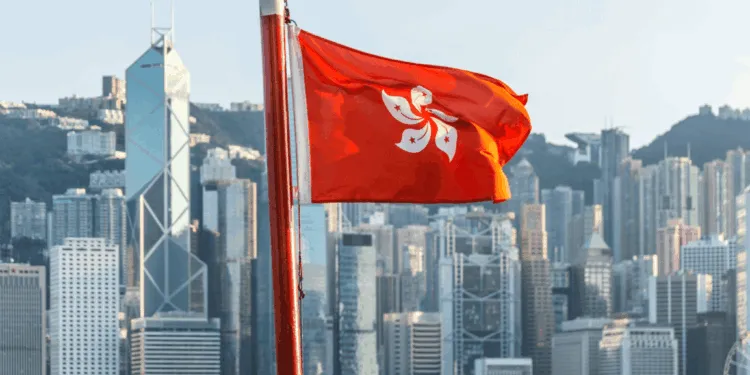 香港「穩定幣發牌制度」8 月上路：逾 40 家公司爭奪牌照、僅「個位數」能突圍