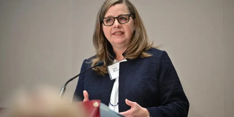 Fed 監管副主席呼籲：應允許 Fed 員工持有少量加密貨幣