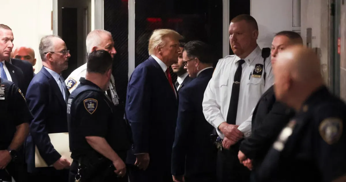 特朗普提請最高法院解僱FTC民主黨委員，90年曆史判例麵臨顛覆