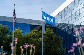 英特爾(INTC.O)股價大漲7%，觸及2024年7月以來的最高水平